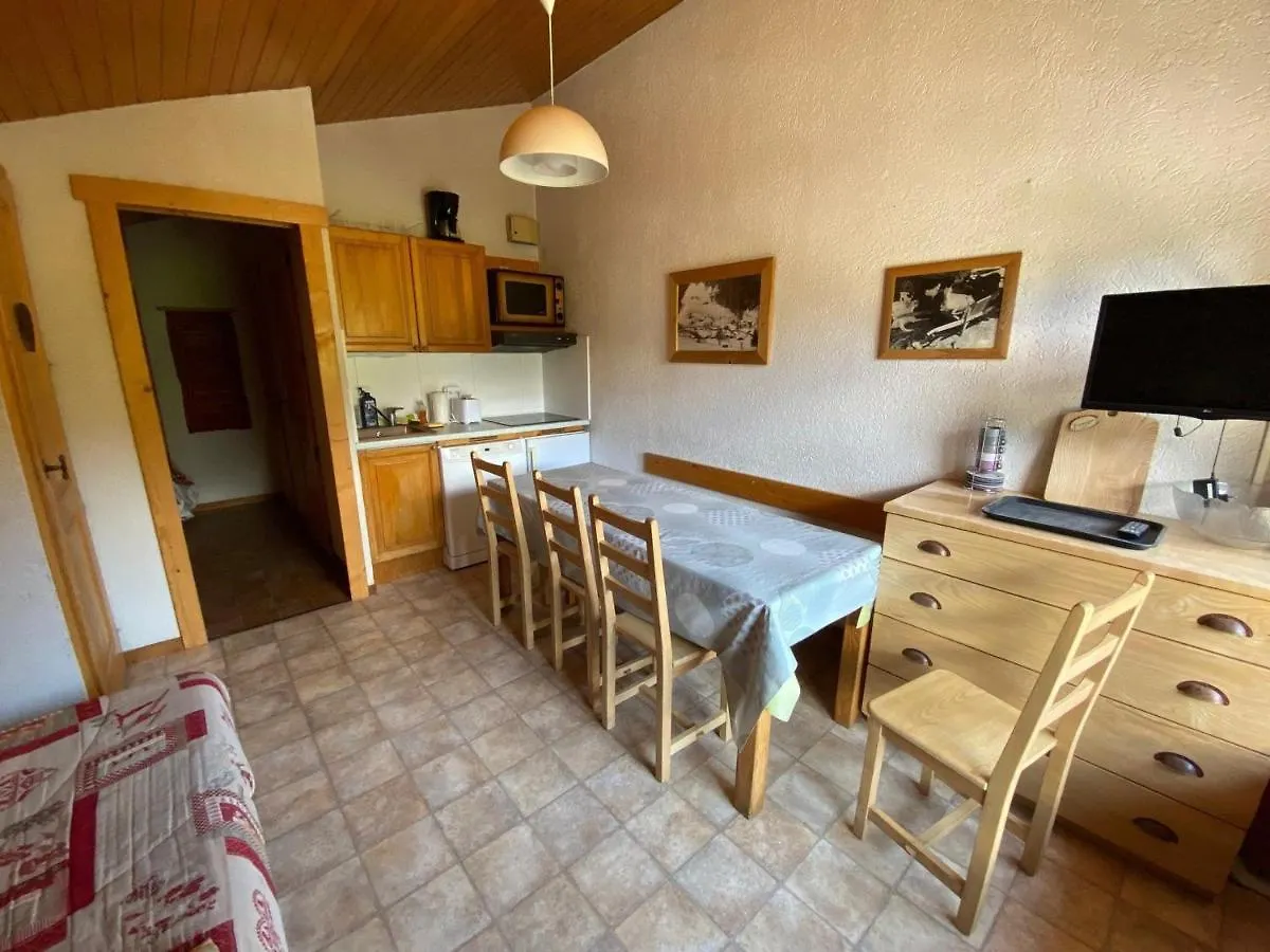 Apartment Appartement Cosy Au Coeur De La Clusaz - 6 Pers, Balcon Et Garage, Proche Commerces Et Ski. - Fr-1-459-32