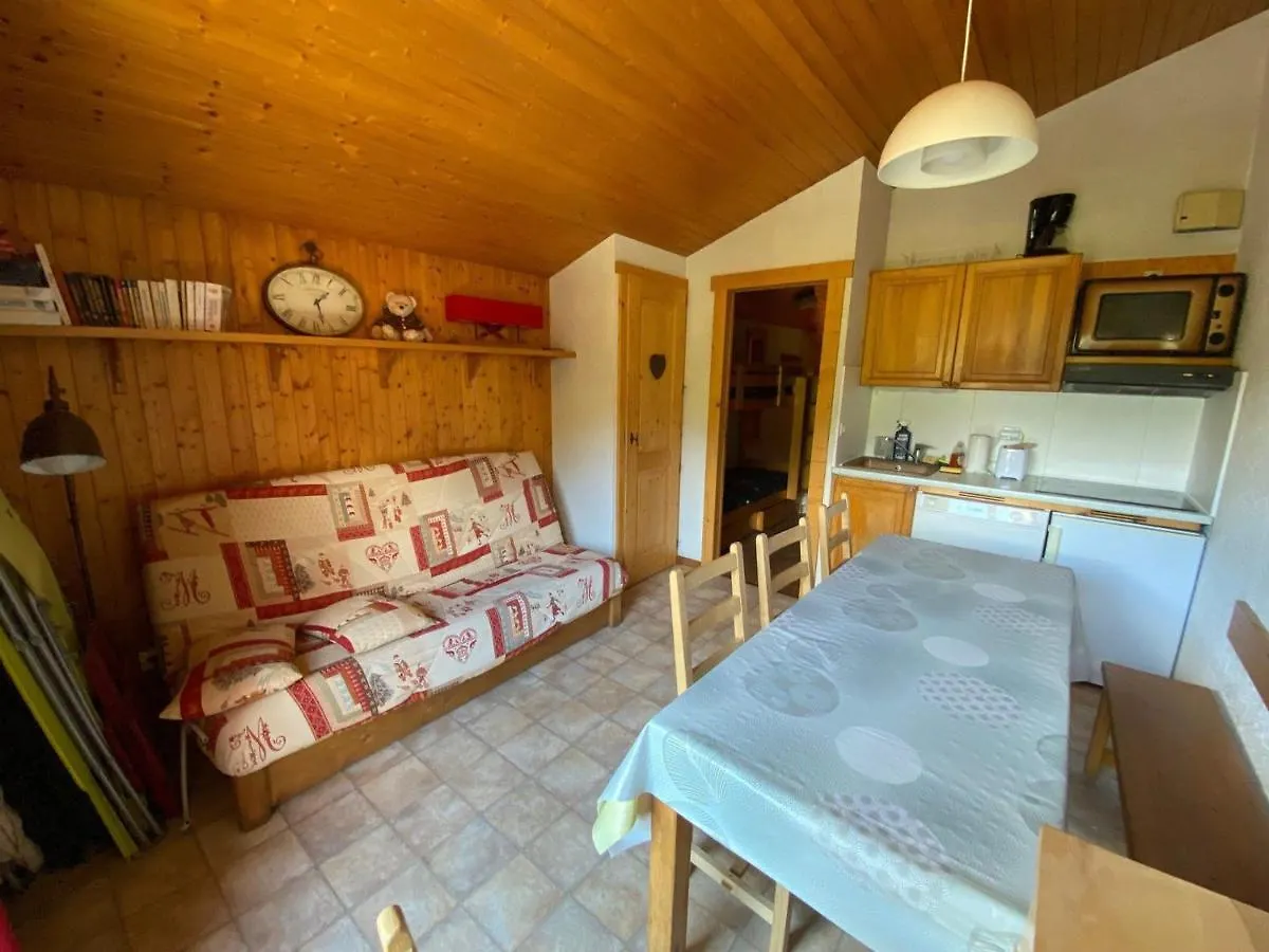 Apartment Appartement Cosy Au Coeur De La Clusaz - 6 Pers, Balcon Et Garage, Proche Commerces Et Ski. - Fr-1-459-32